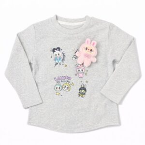 Franela gris labubu de peluche